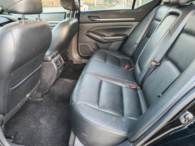 平頂山22年日產天籟5