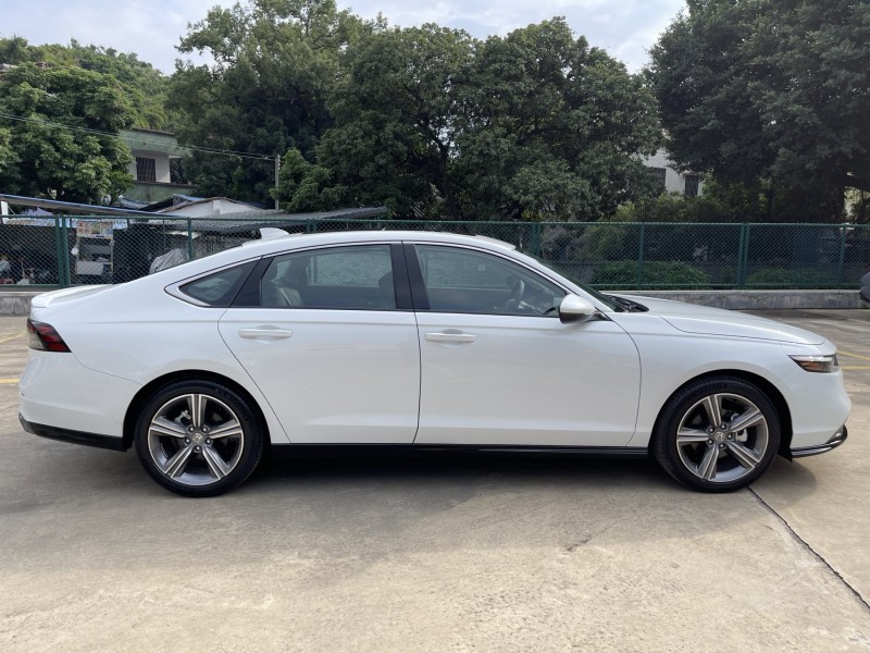 中山24年本田雅阁2