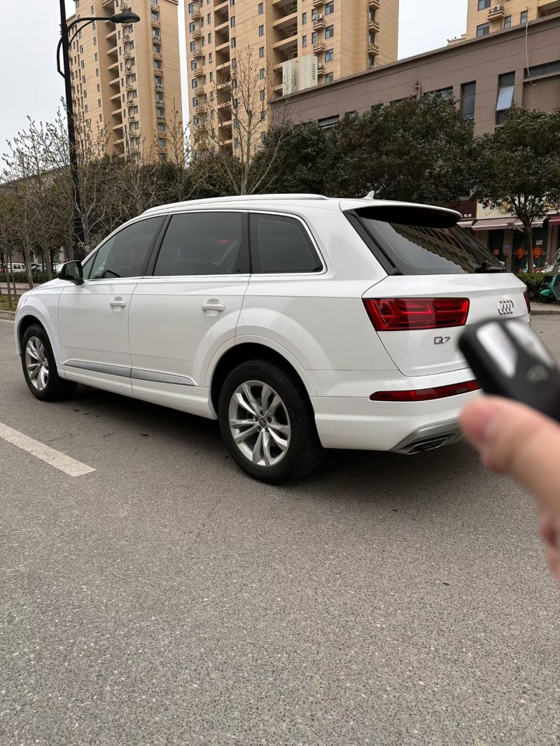 阜阳17年奥迪Q76