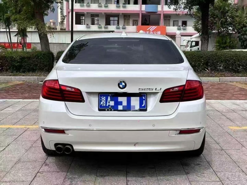 茂名16年宝马5系9