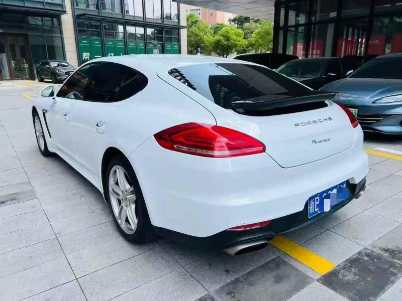 深圳16年保时捷帕拉梅拉7