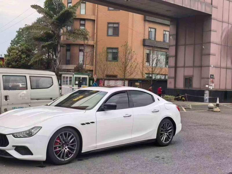 德阳16年玛莎拉蒂Ghibli2