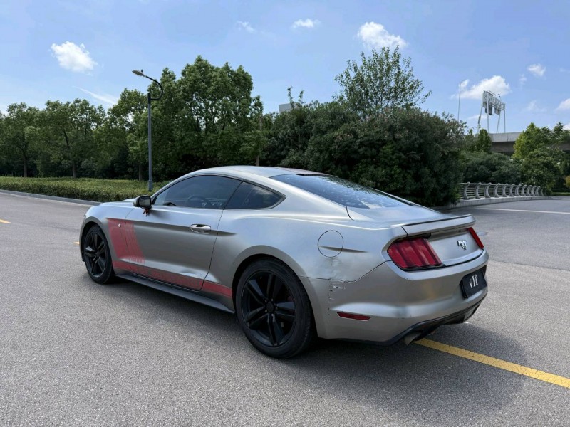 苏州17年福特野马8