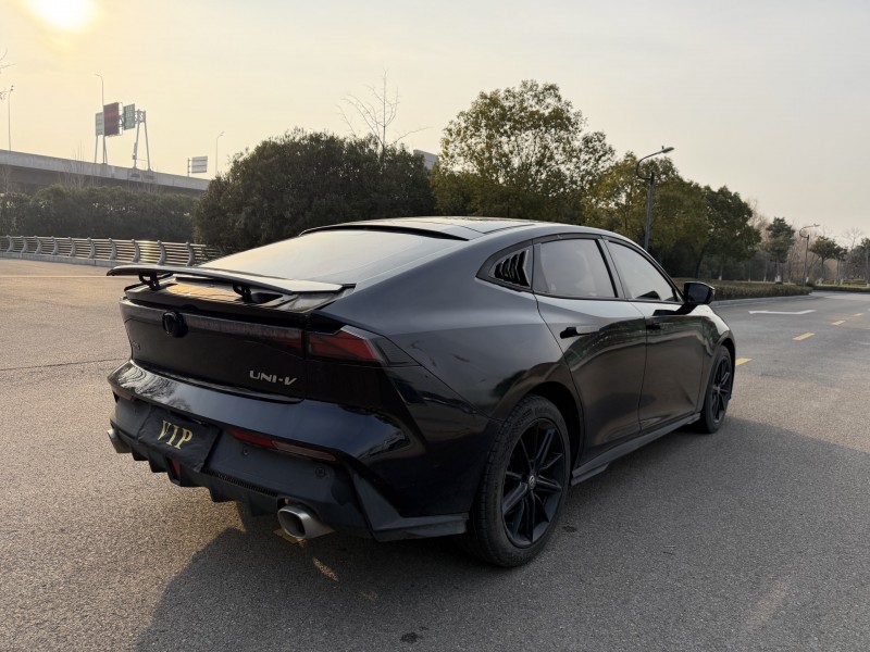 鹽城22年長安汽車UNI7