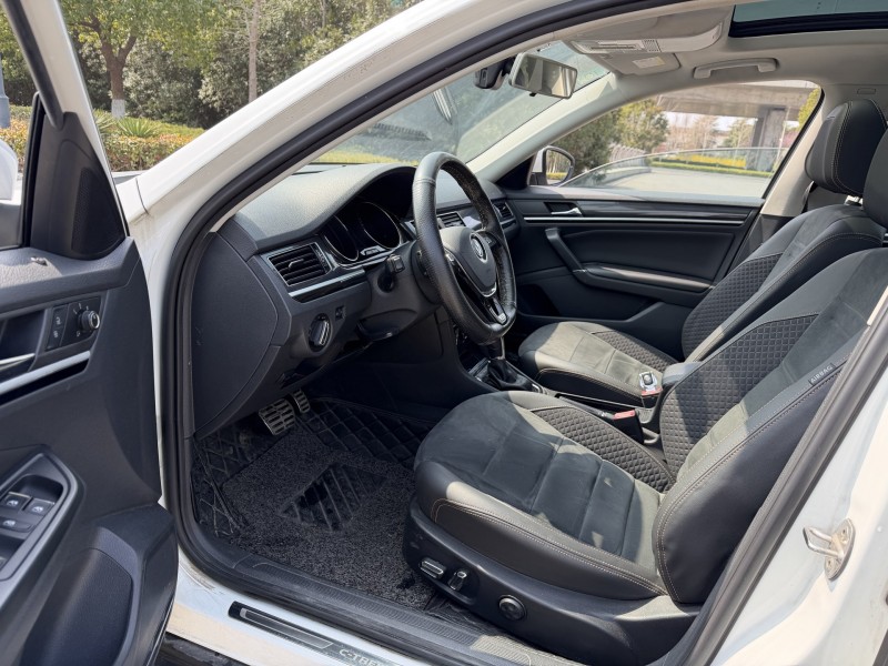 鹽城18年大眾蔚領4