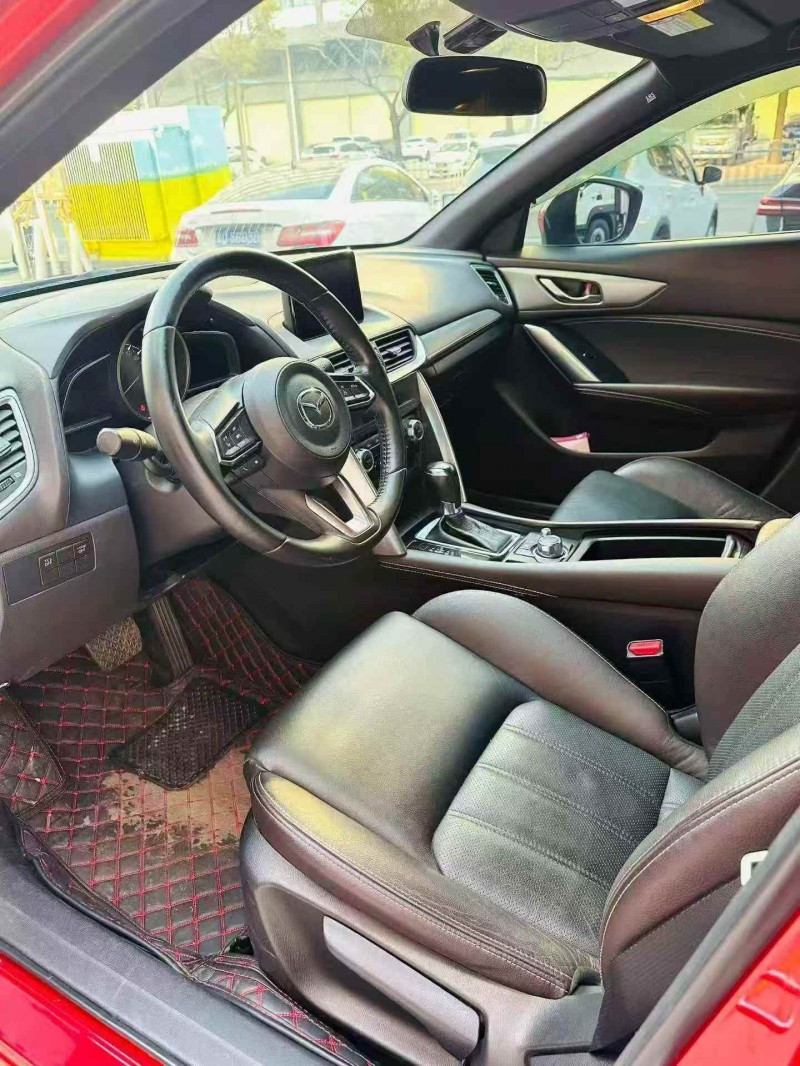 金華17年馬自達CX-44