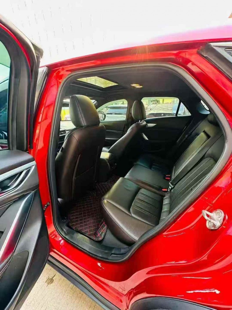 金華17年馬自達CX-46