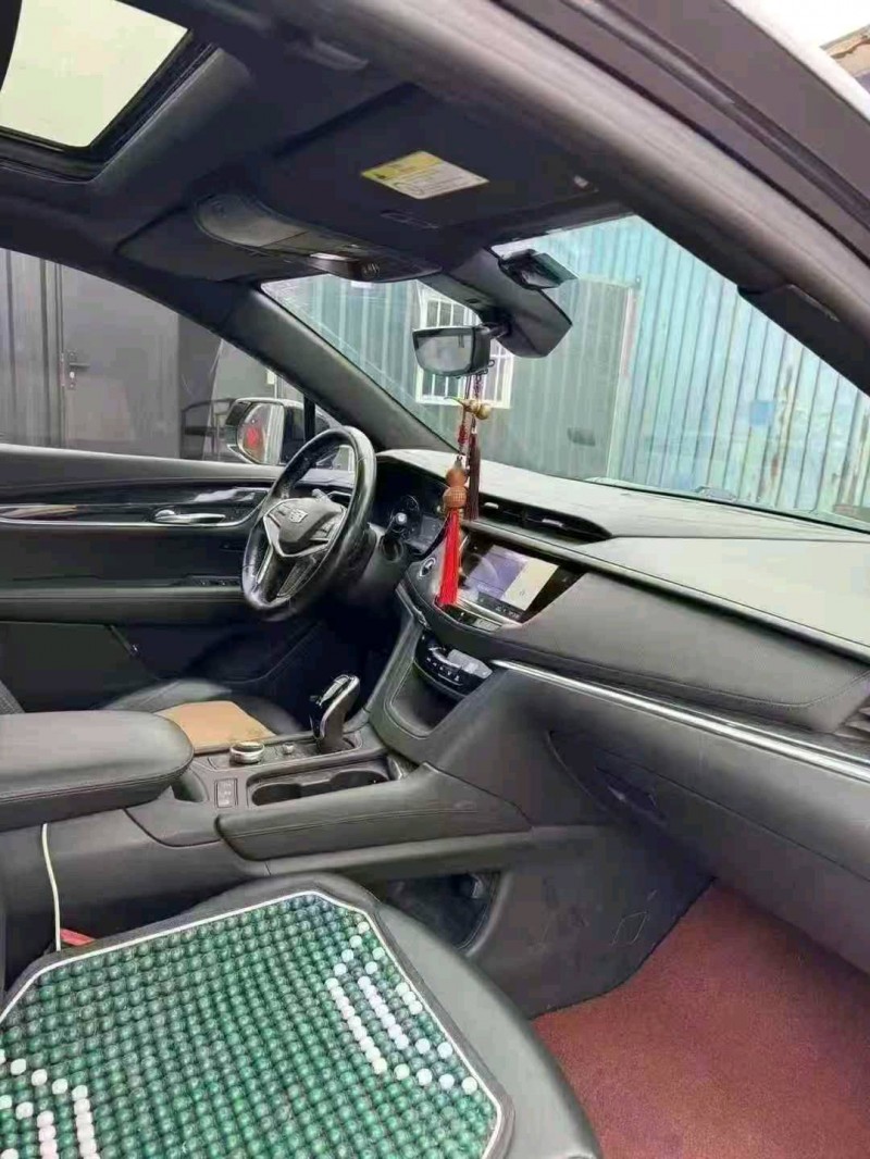 枣庄20年凯迪拉克XT56