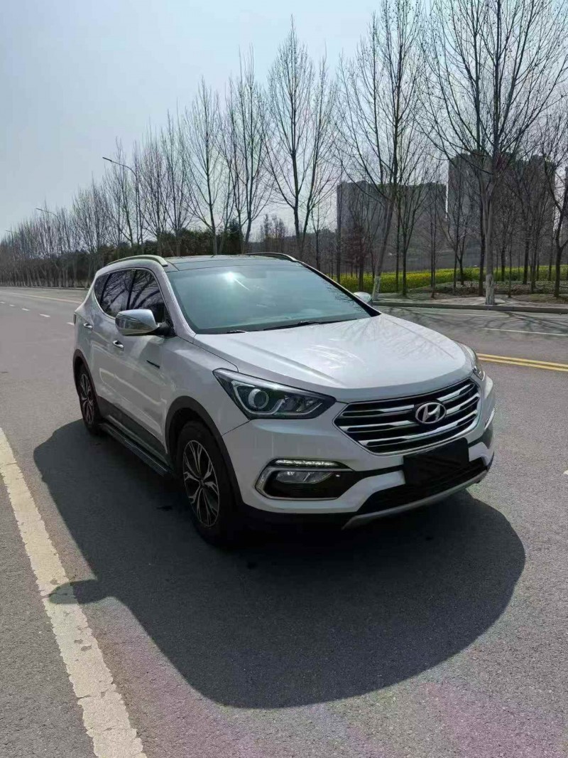 苏州17年现代新胜达3