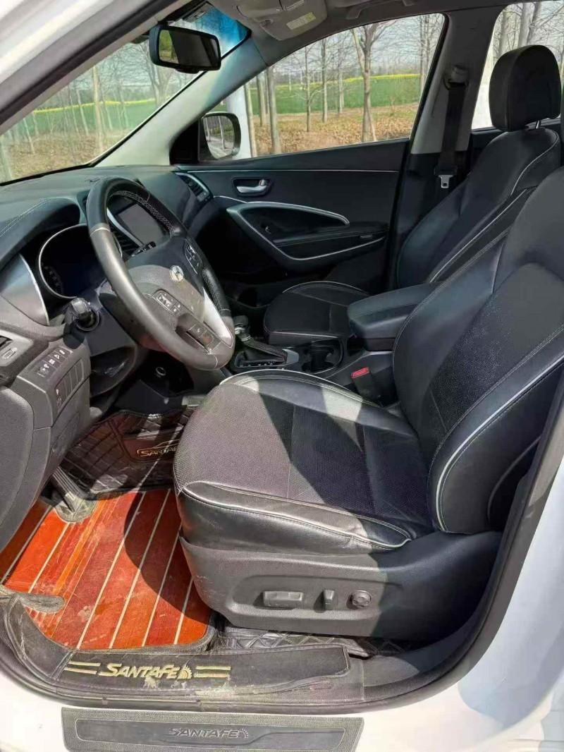 苏州17年现代新胜达4