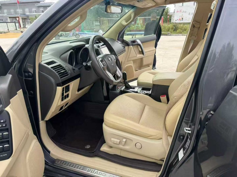 徐州18年丰田普拉多3