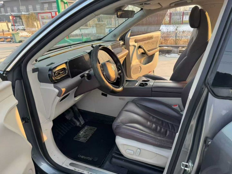 徐州22年零跑汽车C113