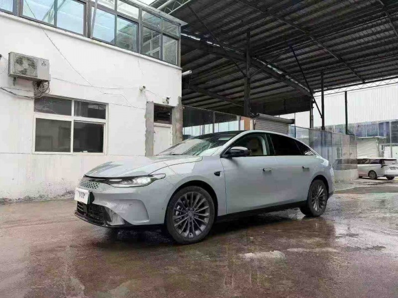 徐州25年零跑汽车C012