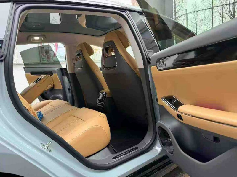 徐州25年零跑汽车C017