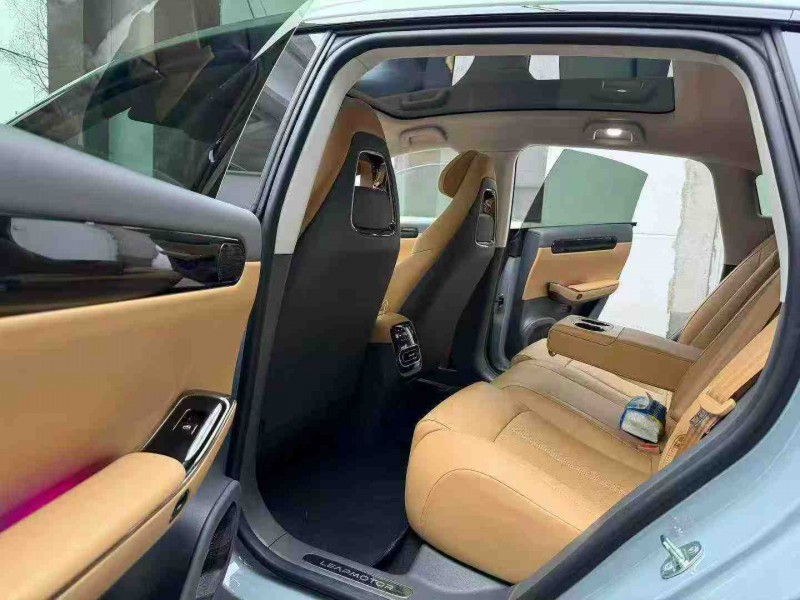 徐州25年零跑汽车C018