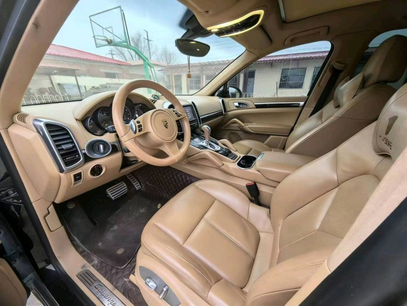 广州13年保时捷卡宴6