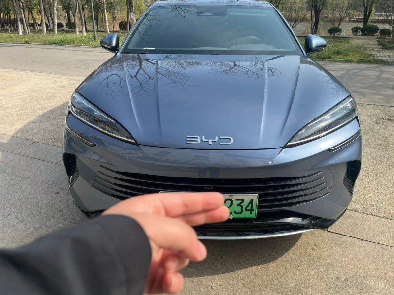 徐州25年比亚迪海豹1