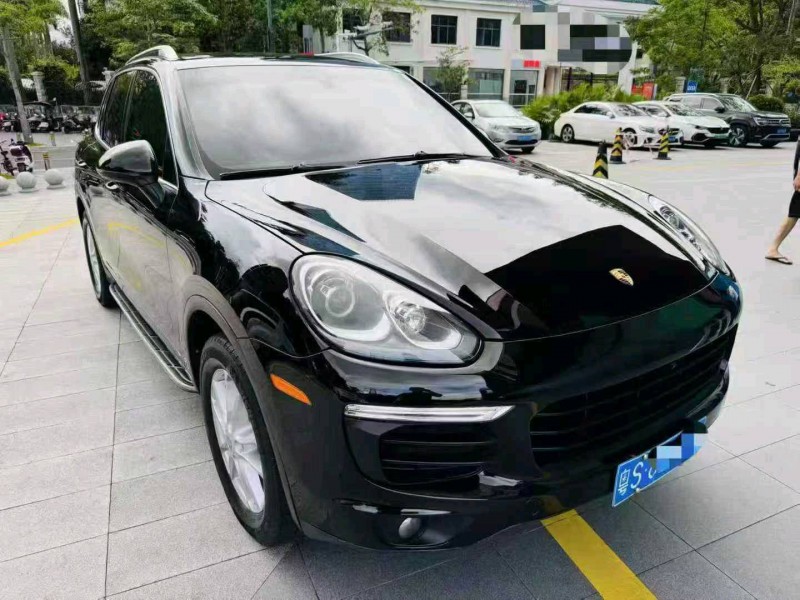 广州16年保时捷卡宴3