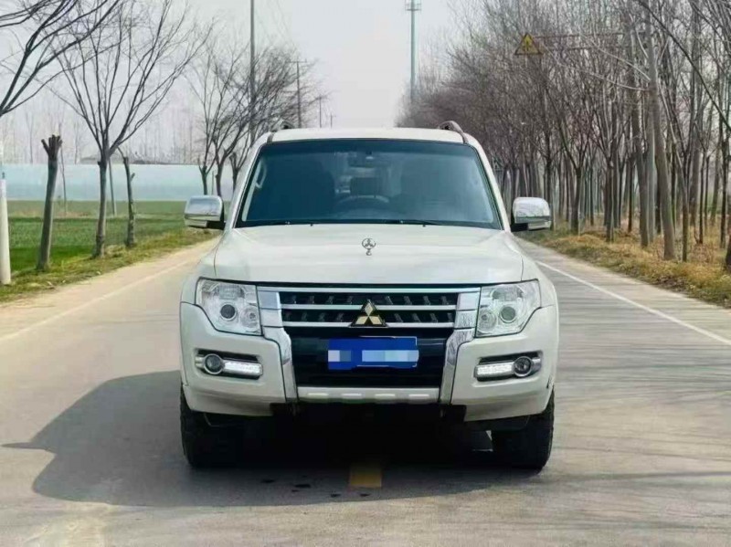 南通20年三菱帕杰罗1