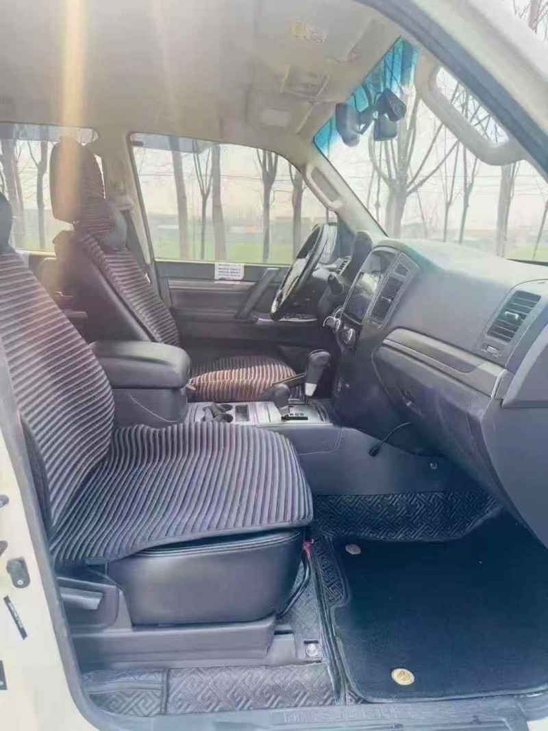 南通20年三菱帕杰罗7