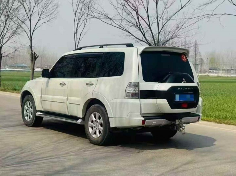 南通20年三菱帕杰罗8