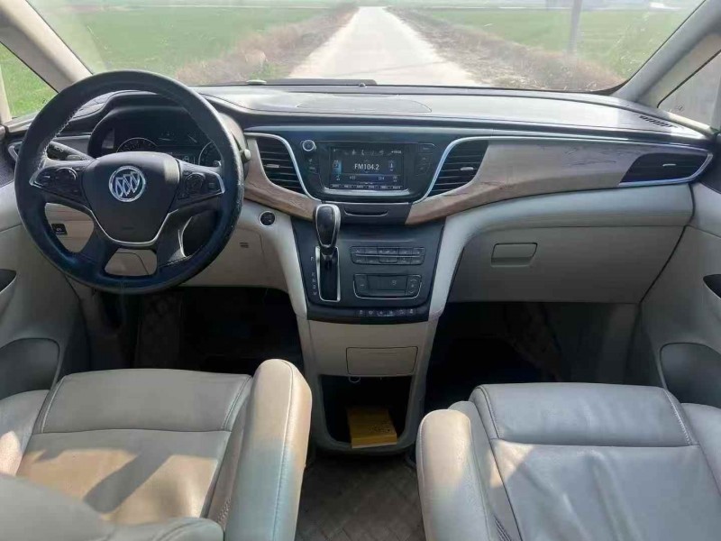 东营19年别克GL85