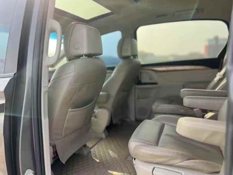 东营19年别克GL86