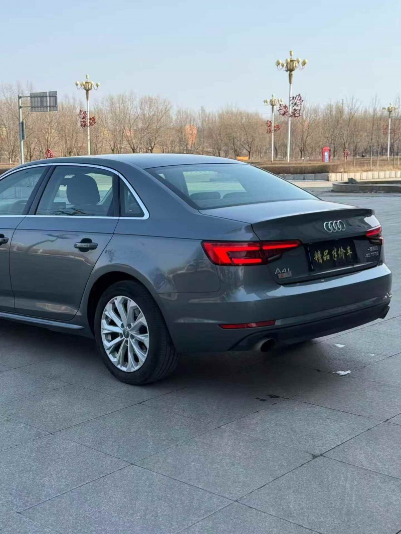 吉林17年奥迪A4L9