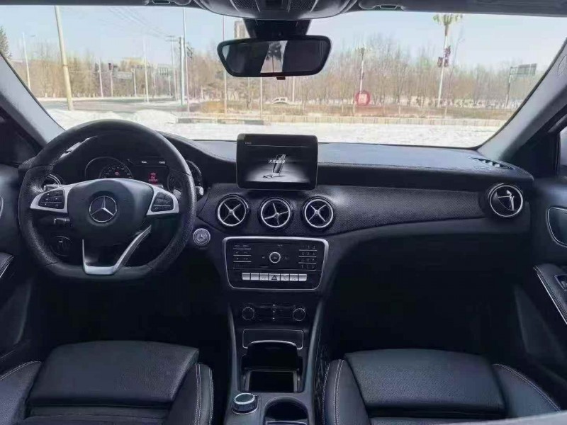 吉林19年奔驰GLA4