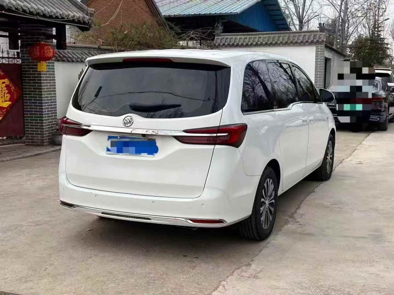 济宁20年别克君威8