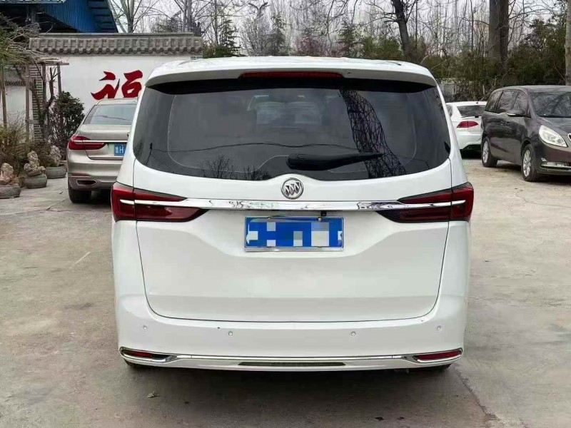 济宁20年别克君威9