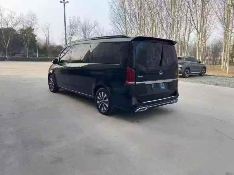 烟台17年奔驰威霆9