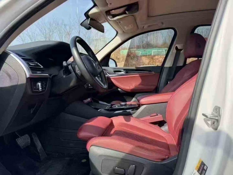 東營24年寶馬IX4