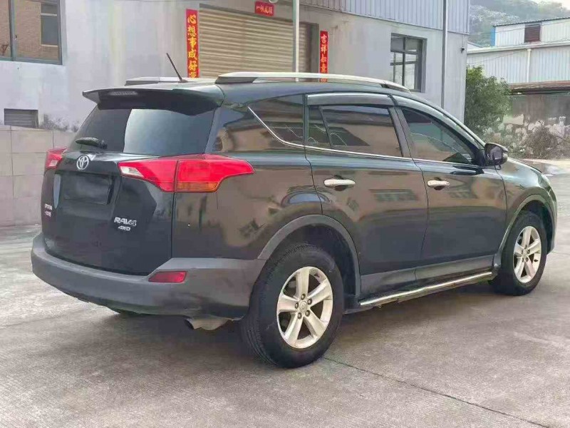 三明13年豐田RAV4榮放9