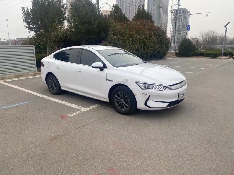 青岛22年比亚迪秦2