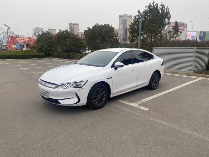 青岛22年比亚迪秦3