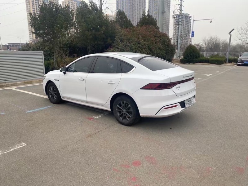 青岛22年比亚迪秦8