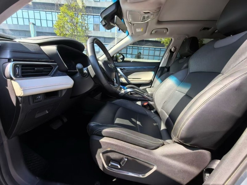 汕頭21年吉利博越5