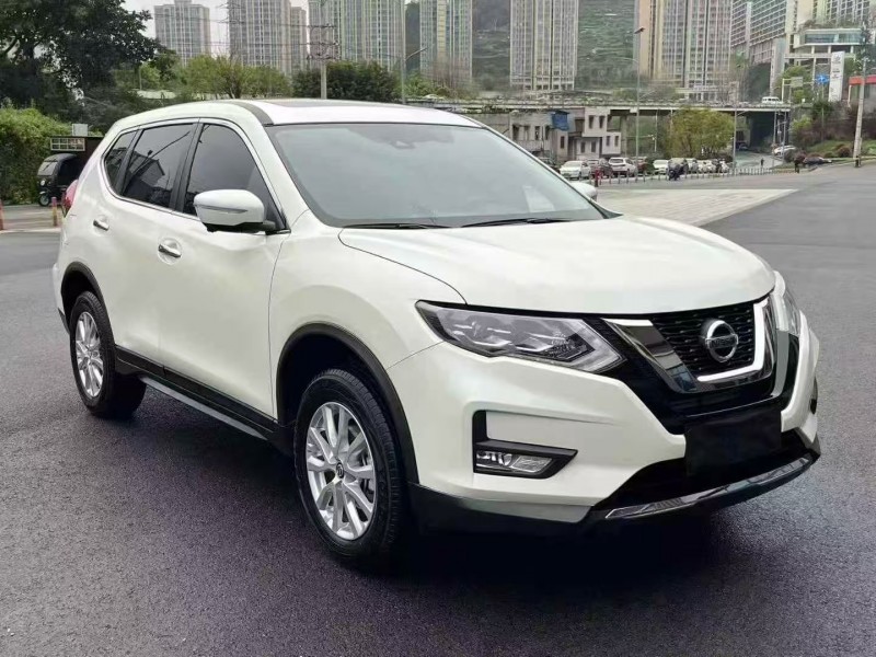 重庆25年日产奇骏3