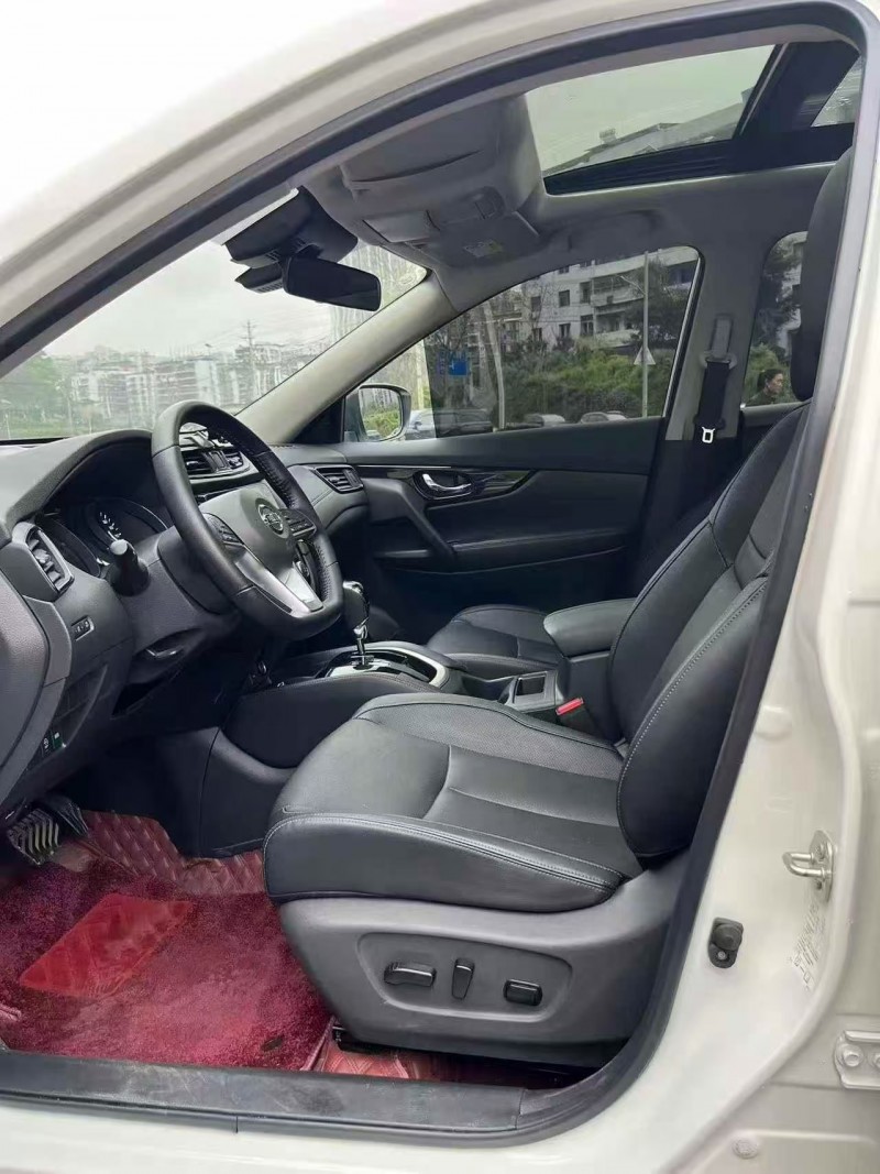 重庆25年日产奇骏4