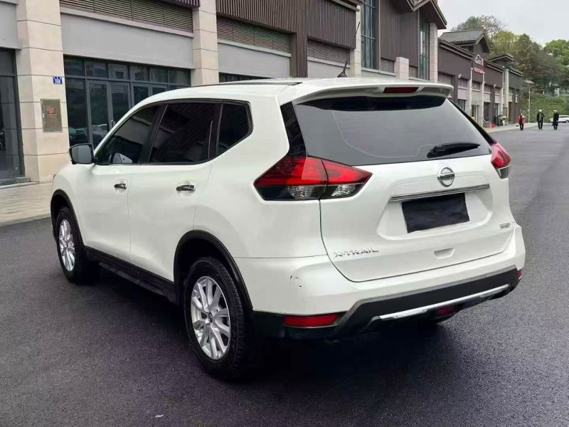 重庆25年日产奇骏7