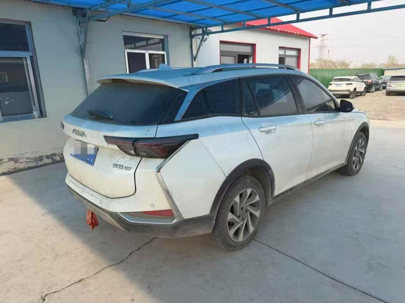 济宁22年东风奕炫7