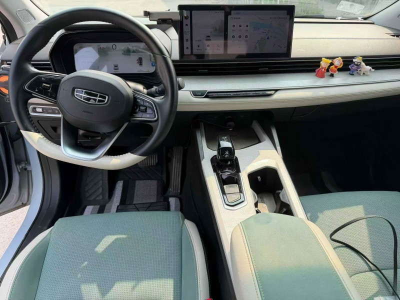 珠海22年吉利帝豪5