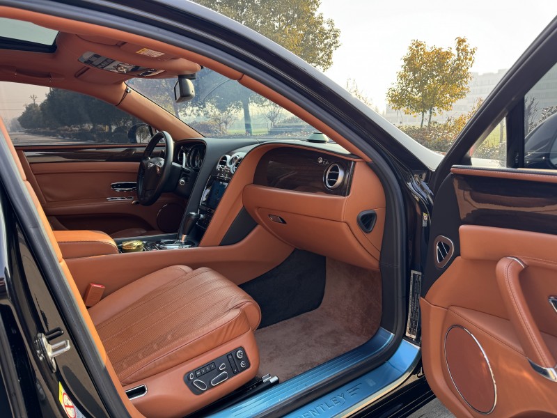 盐城17年宾利飞驰5