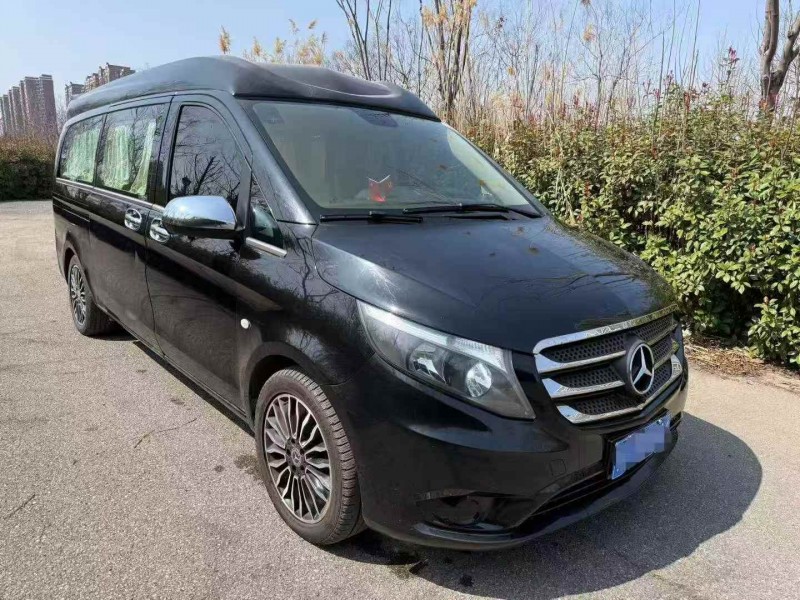 孝感21年奔驰威霆2