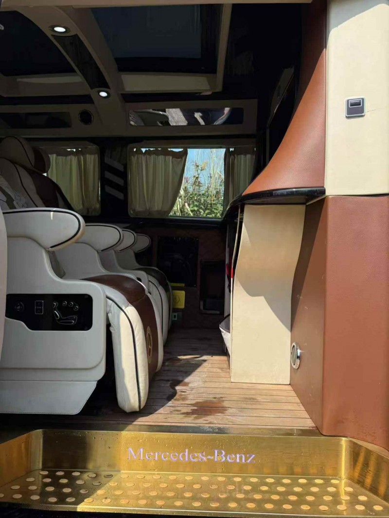 孝感21年奔驰威霆6