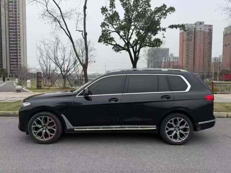 武汉21年宝马X78