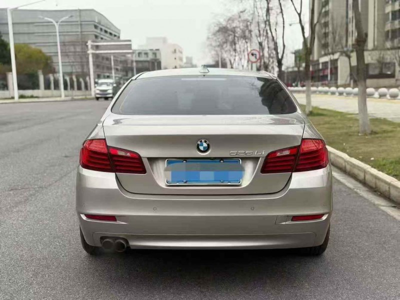 茂名16年宝马5系9