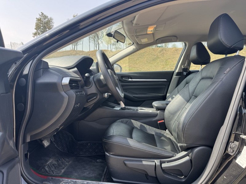 郑州22年日产天籁6