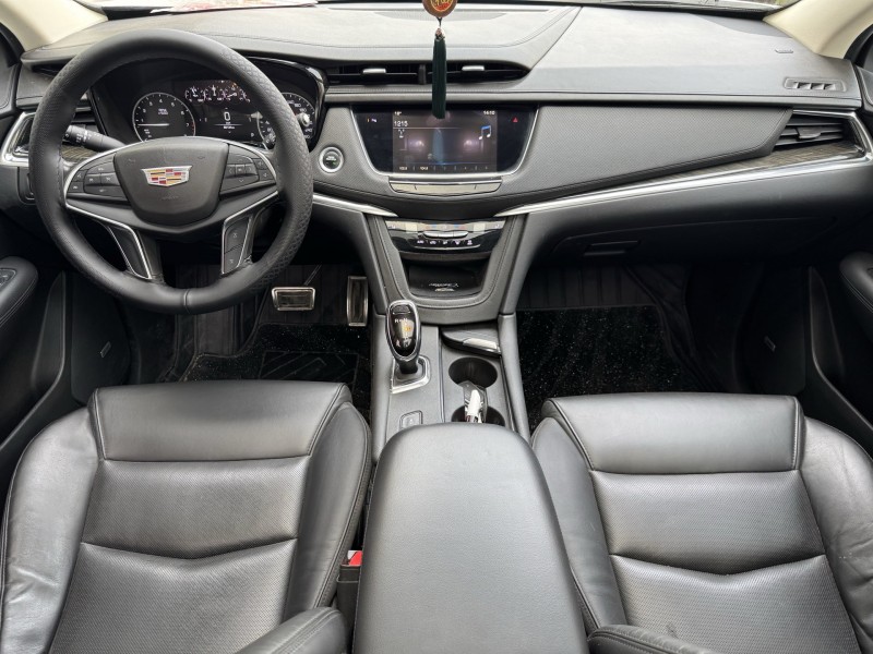 济宁17年凯迪拉克XT54